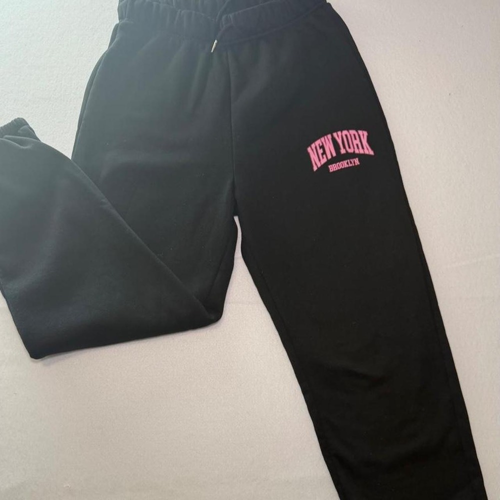 New York Brooklyn Black Sweatpants Pink Graphic Joggers Athleisure Womens L